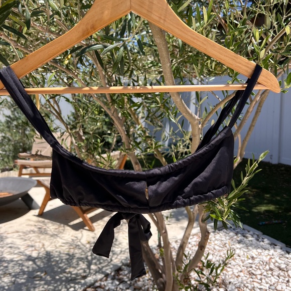 Frankies Bikinis Top - Picture 2 of 3